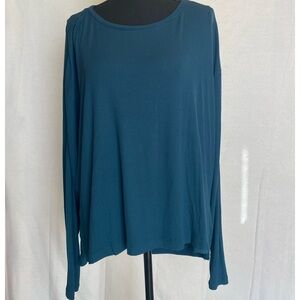 Women’s dark blue long sleeve stylish top